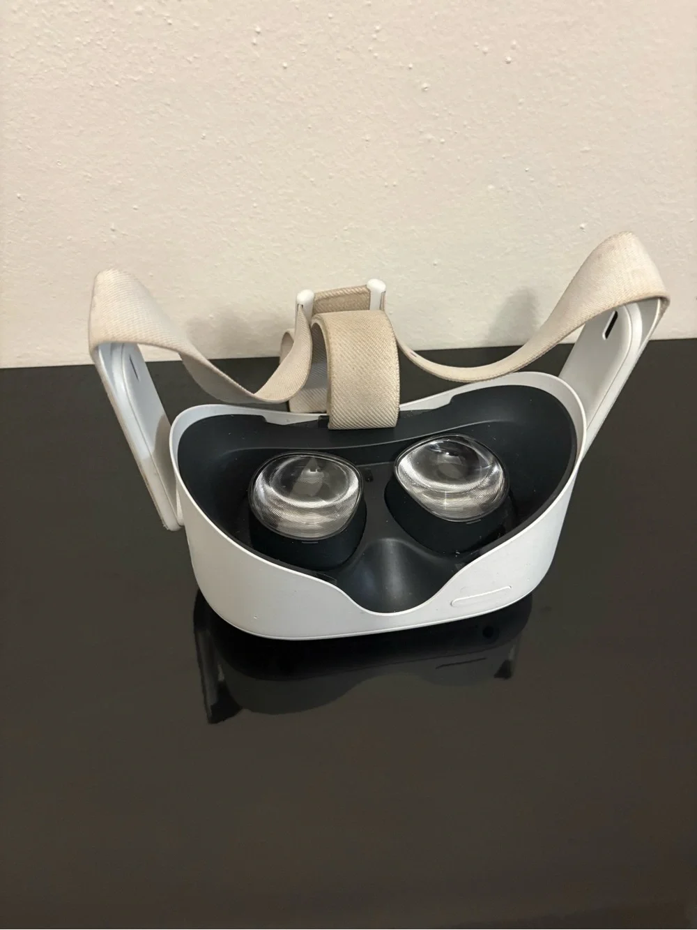 Oculus front facing